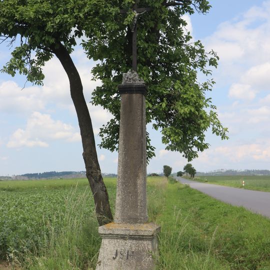 Kříž u silnice u Pálovic