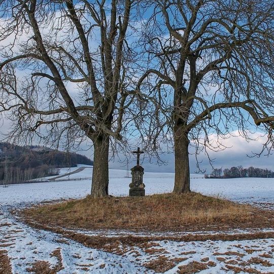 Kříž v Šumperku nad hřbitovem v poli