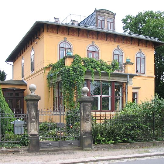Villa Dr.-Schmincke-Allee 16