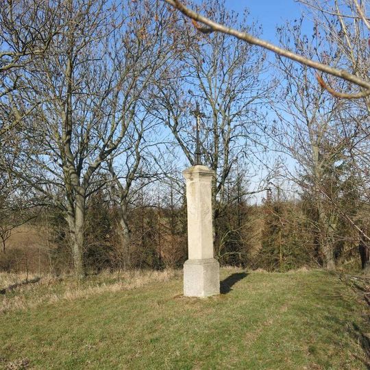 Kříž u polní cesty západně od Hřivčic