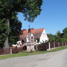 Kapliczka przydrożna, przy posesji nr 22