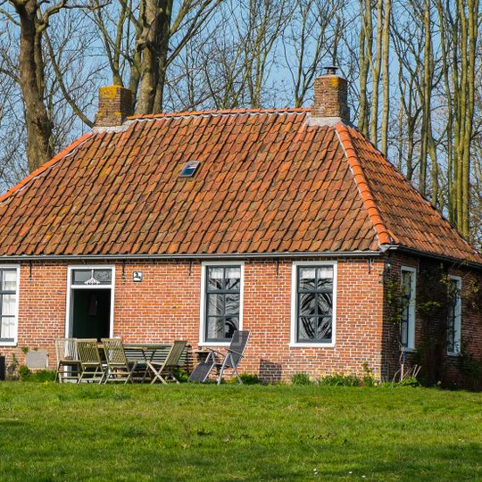 Arbeiderswoning met aankapping