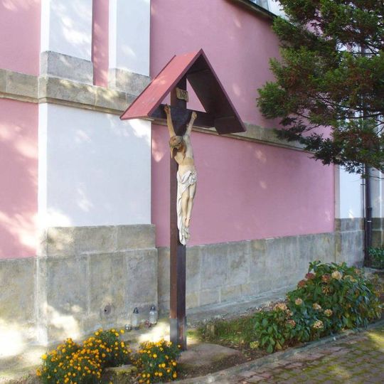 Kříž u kostela v Srbské Kamenici
