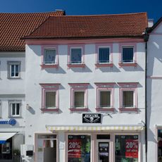 Wohn- und Geschäftshaus