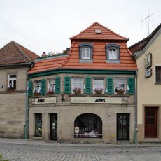 Wohn- und Geschäftshaus