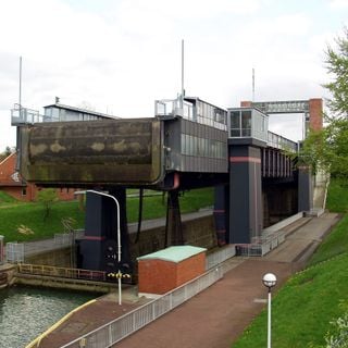Henrichenburg boat lift