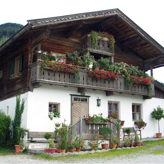 Mesnerhaus und Schule/ehem. Pfarrhof