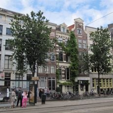 Pand met gevel onder rechte lijst