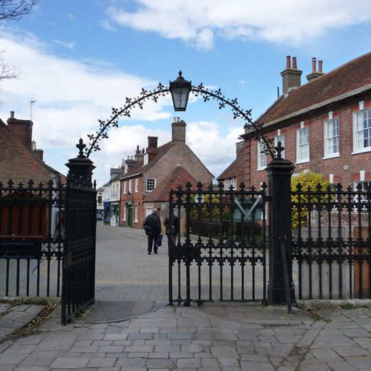 Gateway To Christchurch Churchyard