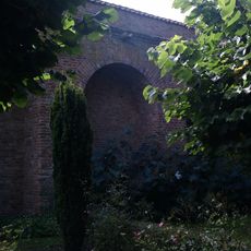 Gedeelte stadsmuur van de zuidelijke omwalling tussen vispoortplein en drogenapstoren