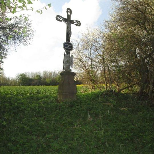Kříž západně od Lhoty-Vlásenice