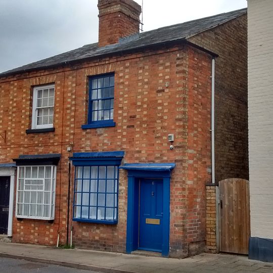 6 And 8, High Street