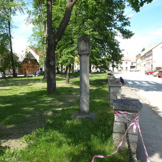 Boží muka I. na náměstí ve Chvalšinách
