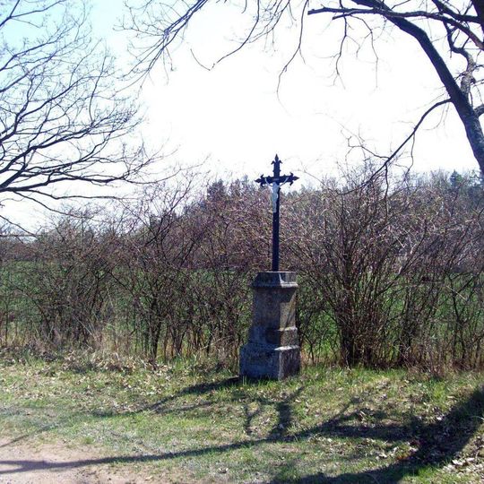 Kříž západně od Ostrovce