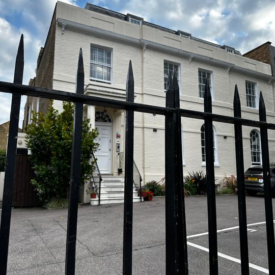 49, Clapham High Street Sw4