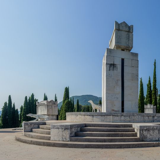 Mausoleo e tomba di Gabriele d'Annunzio