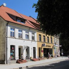 Dom - kamieniczka z oficyną