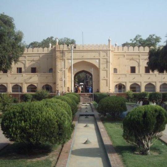 Roshnai Gate