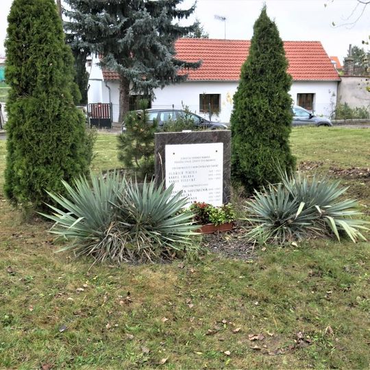 Pomník padlým na Staré návsi v Hovorčovicích