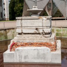 Kašna na horním nádvoří zámku v Litomyšli