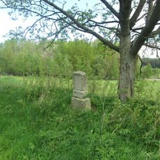 Pomník jihovýchodně od Nové Vísky