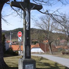 Kříž na východním okraji vsi
