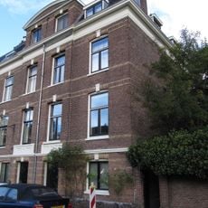 Huis met classicistische kenmerken