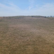 Bowl barrow 290m west of Firle Beacon