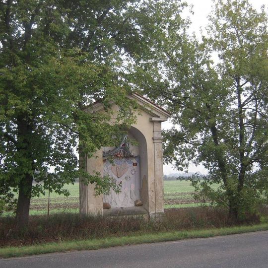 Římovská kaple poutní cesty Via Sancta u silnice Dřevčice - Podolánka u odbočky na Jenštejn