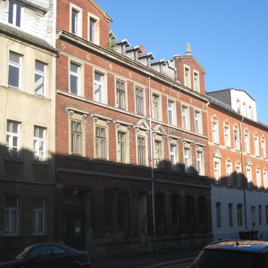 Mietshaus in geschlossener Bebauung Bernhardstraße 115