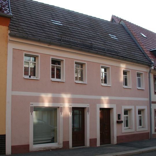 Wohnhaus in geschlossener Bebauung
