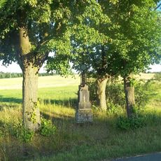 Kříž u rybníka východně od Veselé