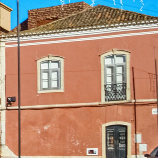 Casa na Rua Dr. Francisco Vieira, n.º 38 a 42