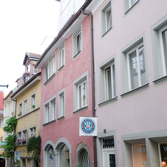 Wohn- und Geschäftshaus