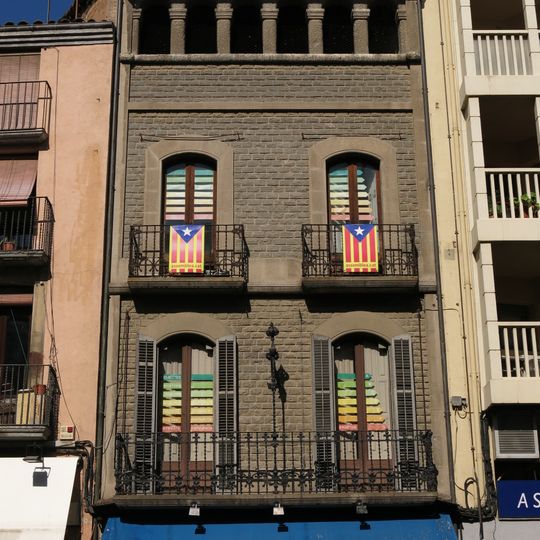 Edifici d'habitatges a la rambla de les Davallades, 17