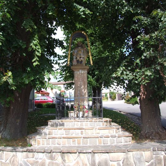 Sv. Florián, pilier s reliéfmi