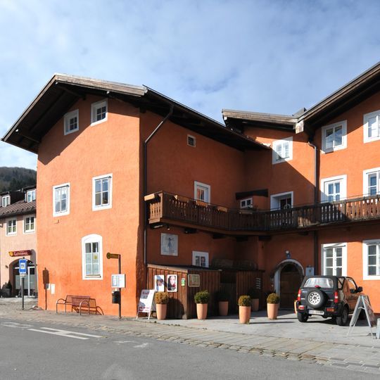 Florianiplatz 9, Hallein