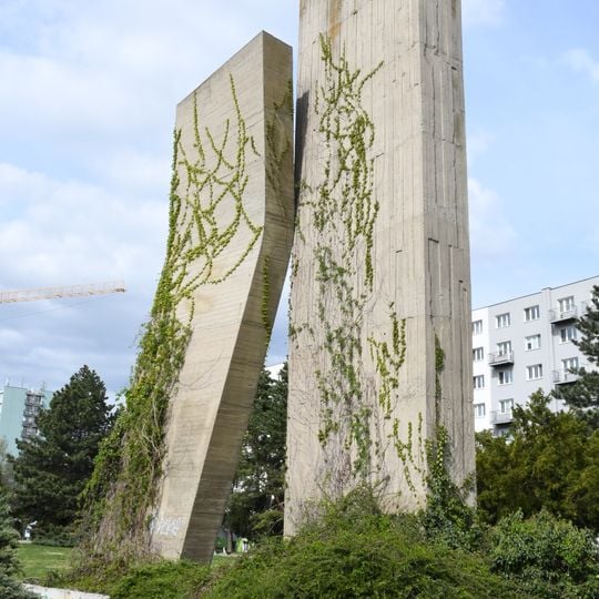 Sculpture in Renneská třída