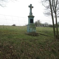 Kříž východně od Bukoviny v poli