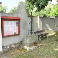 Kříž u hřbitova v Rané u Loun