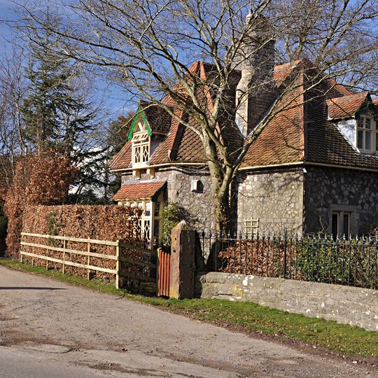 Ty Fry Lodge, Ty Fry