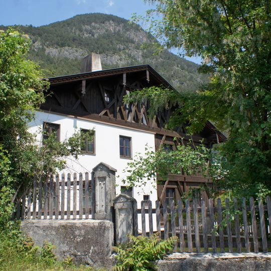 Widum und Teile des Zaunes