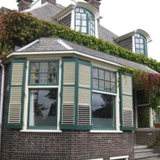 Dokterswoning in historiserende bouwstijl