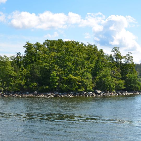 2003108 Sveriges holme