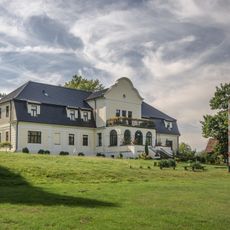 Zespół dworski (nr 18/19) w Uszycach