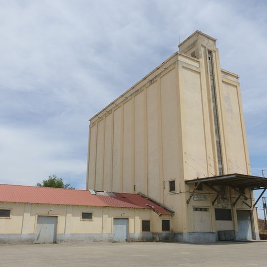 Silo of Manganeses de la Lampreana