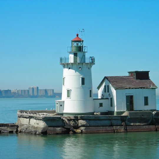 Cleveland West Pierhead Light