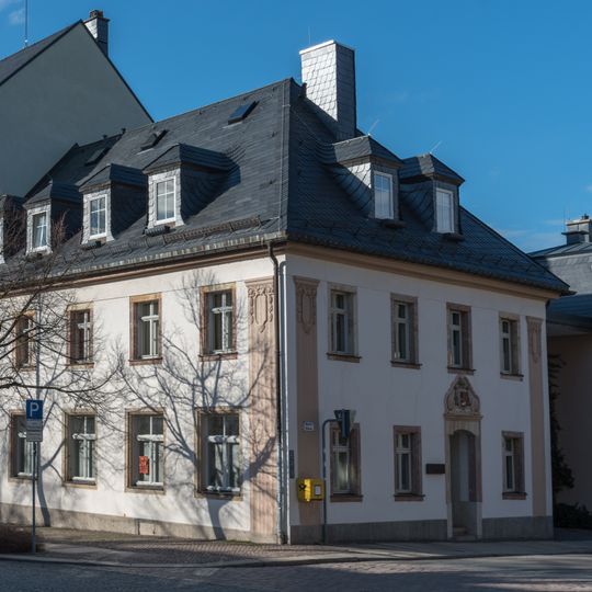 Ehemalige Katholische Schule; Katholische Pfarrei Heiliges-Kreuz Mariengasse 11