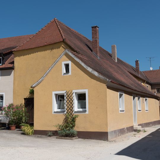 Wohnhaus, Teil der ehemaligen Oberen Torburg und Barbakane