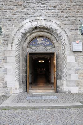 Entrance 1